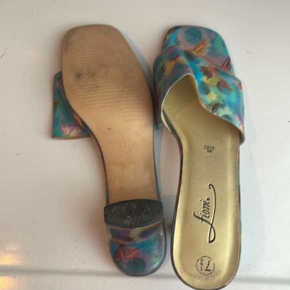 Fiona butterfly & sunflower hologram sandals kitten heel slides women size 7 1/2 - Picture 5 of 10